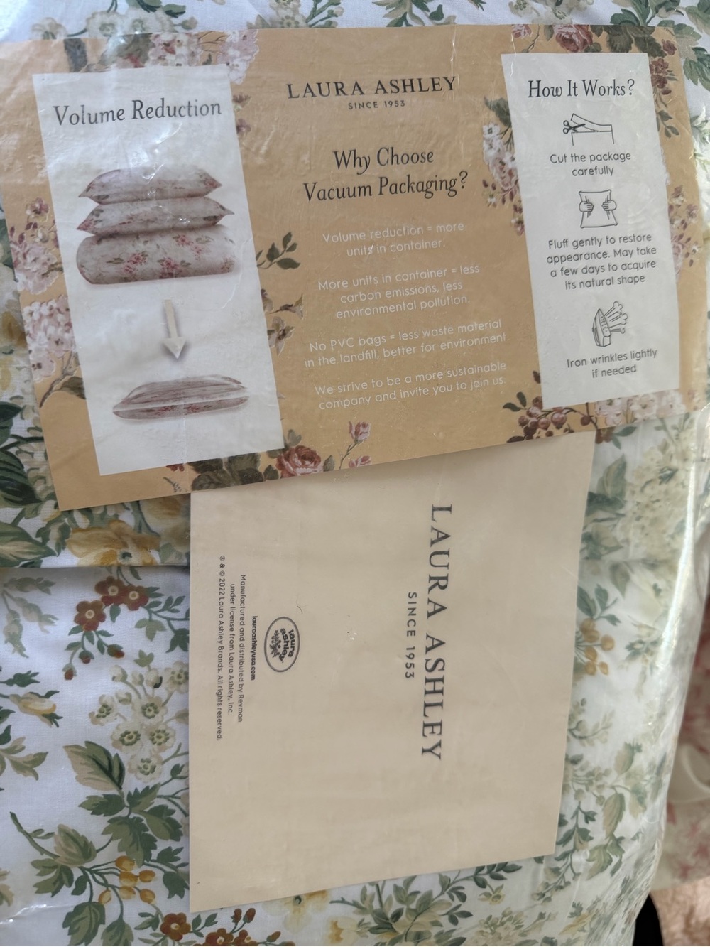 New Laura Ashley White Floral Comforter Set with Green Accents full and Queen. - Picture 5 of 5